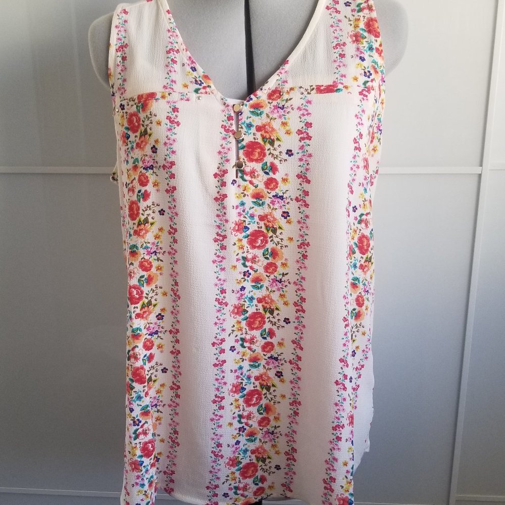 Floral Sleeveless Button Front Blouse